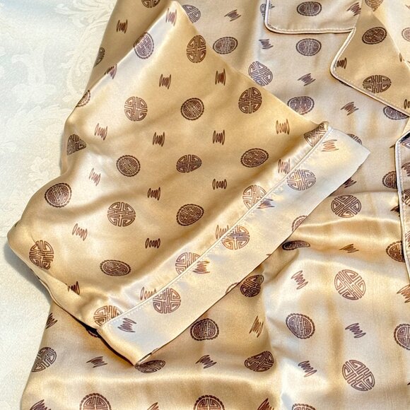 Luxury Men’s Brand New 100% Silk 2-Piece Pajama Set - Chinese Symbol Pattern - Picture 5 of 10